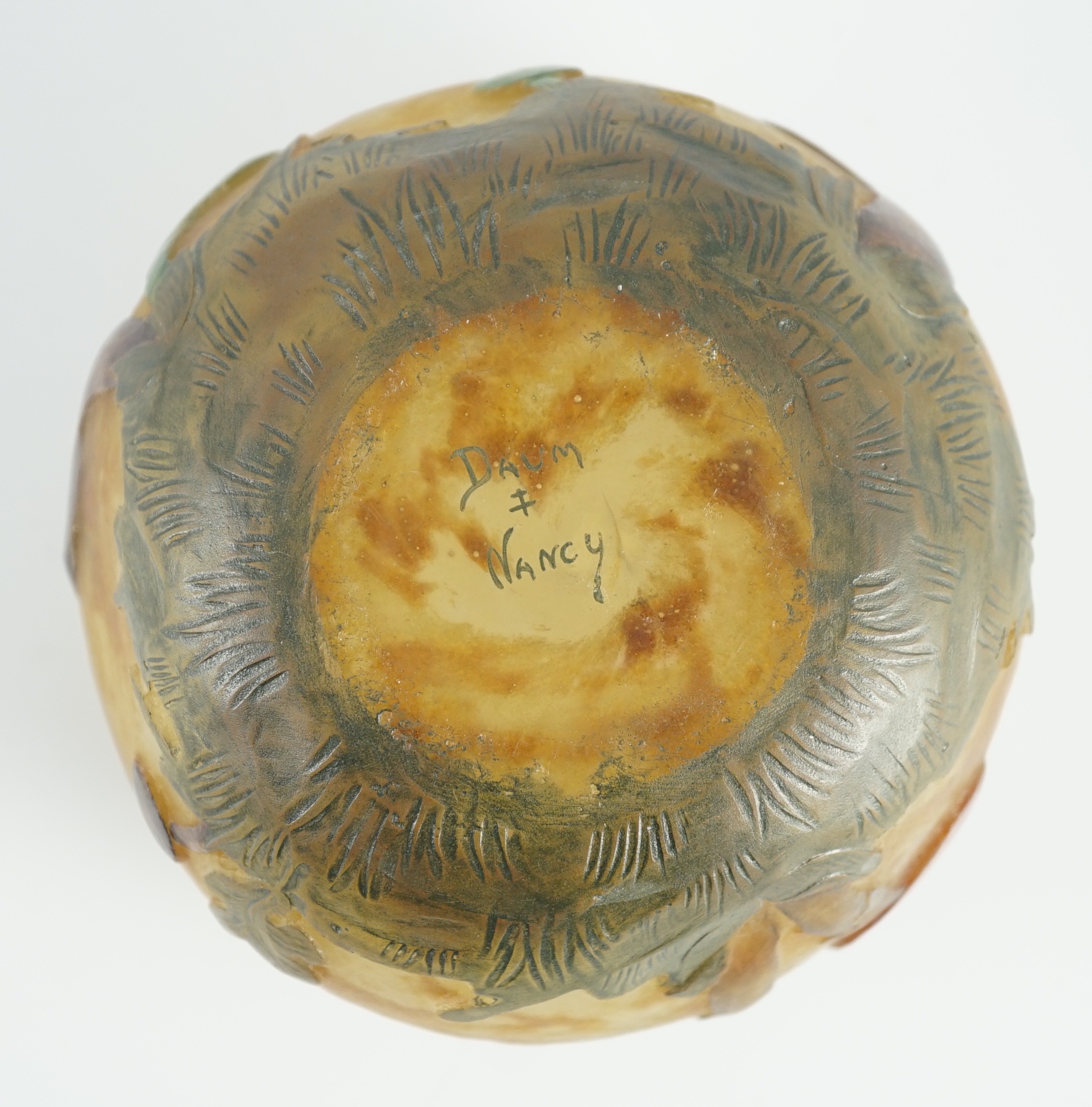 A Daum ‘’Les champignons’’ cameo glass bowl, 9cm high, 12.5cm diameter